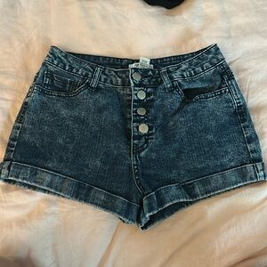 Button fly Jean shorts
